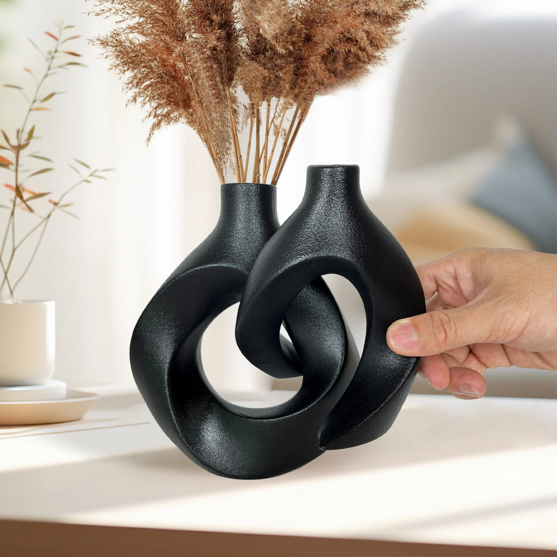 Sleek & Modern Black Ceramic Vase Set – Elevate Your Space! 🖤✨